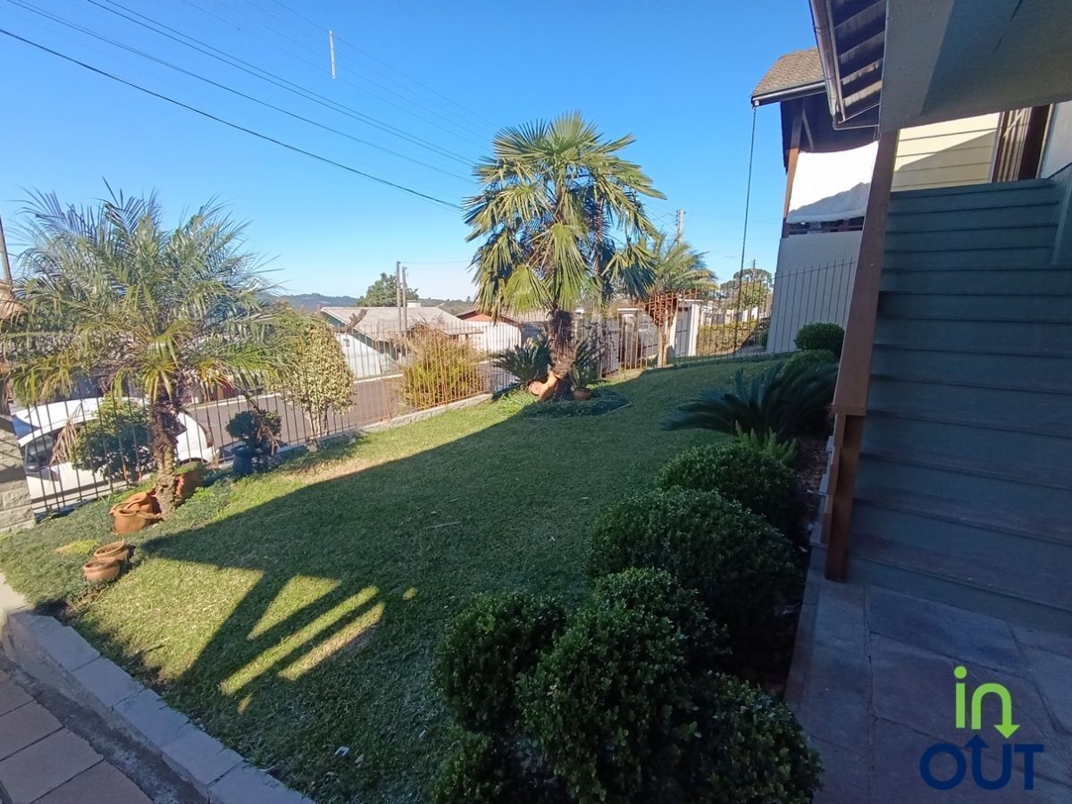 Ampla casa com pátio fechado e 3 quartos em Gramado