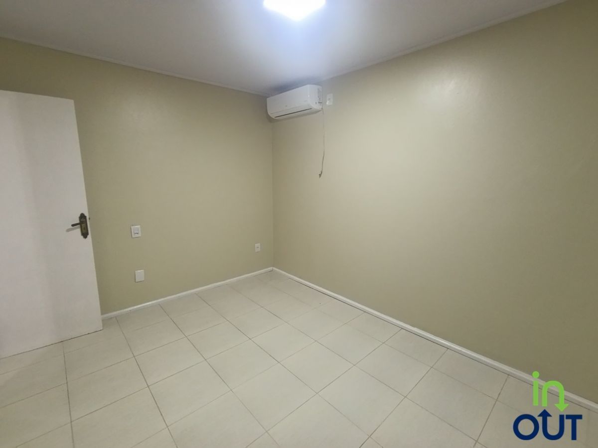 Ampla casa com pátio fechado e 3 quartos em Gramado