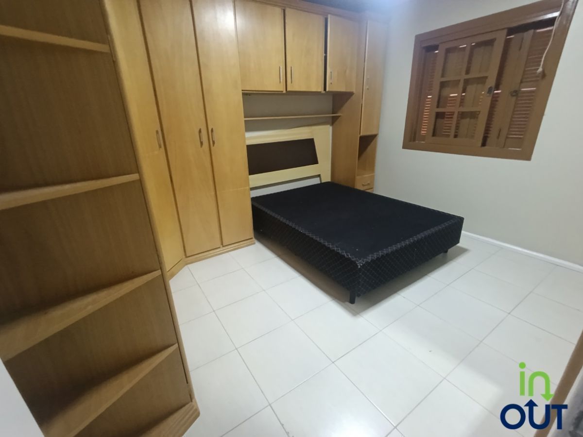 Ampla casa com pátio fechado e 3 quartos em Gramado
