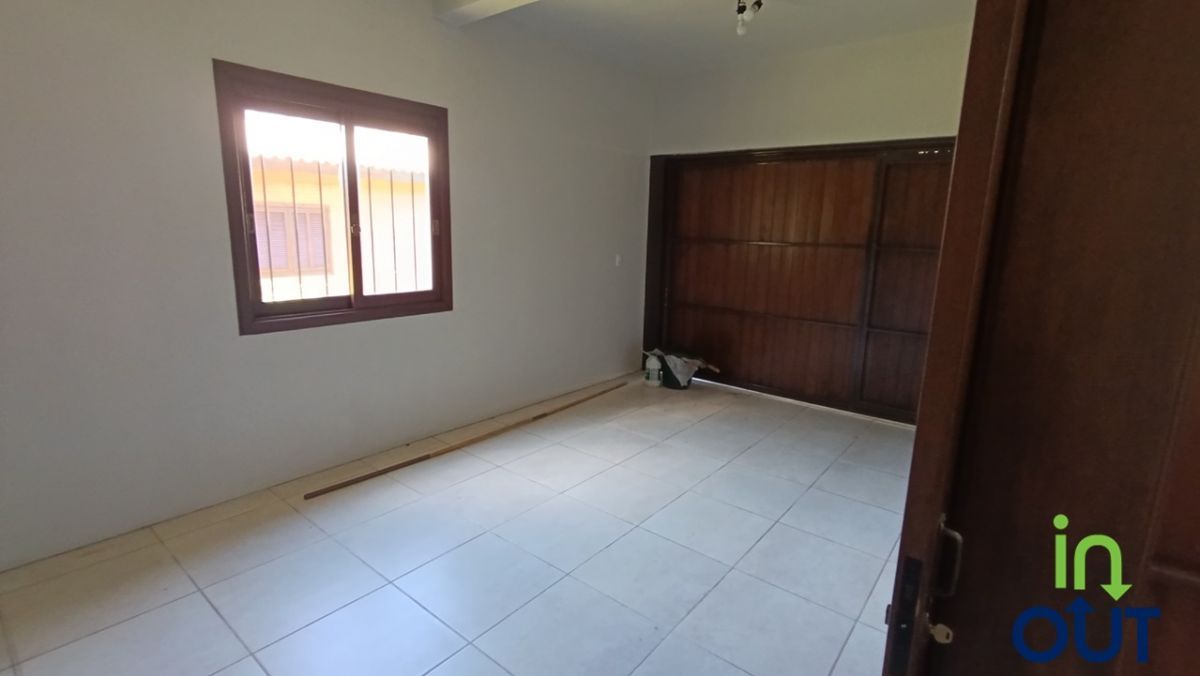 Casa Espaçosa com 2 Andares e Pátio Arborizado no interior de Gramado