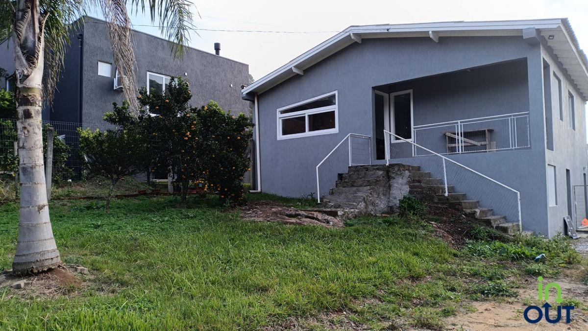 Casa Semi Mobiliada com Pátio Fechado na Linha Ávila em Gramado