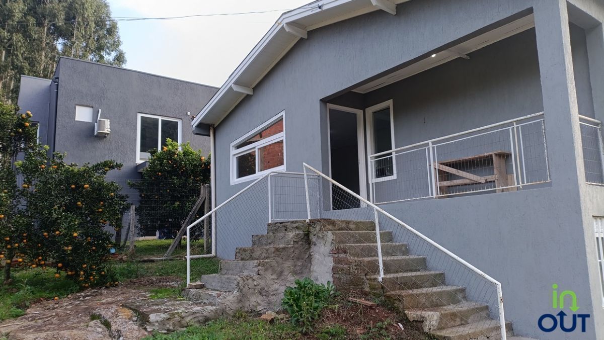 Casa Semi Mobiliada com Pátio Fechado na Linha Ávila em Gramado