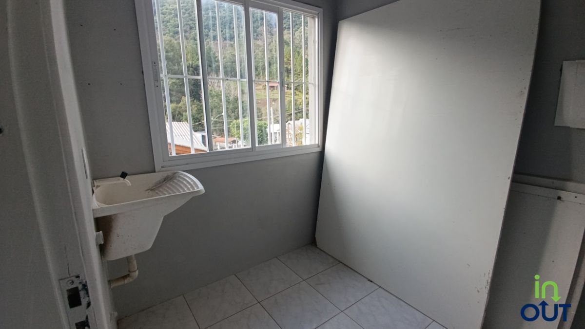 Casa Semi Mobiliada com Pátio Fechado na Linha Ávila em Gramado