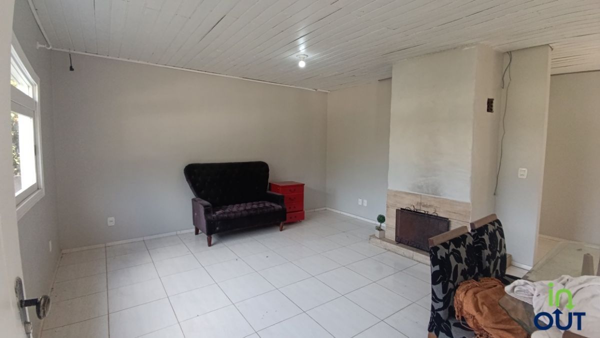 Casa Semi Mobiliada com Pátio Fechado na Linha Ávila em Gramado