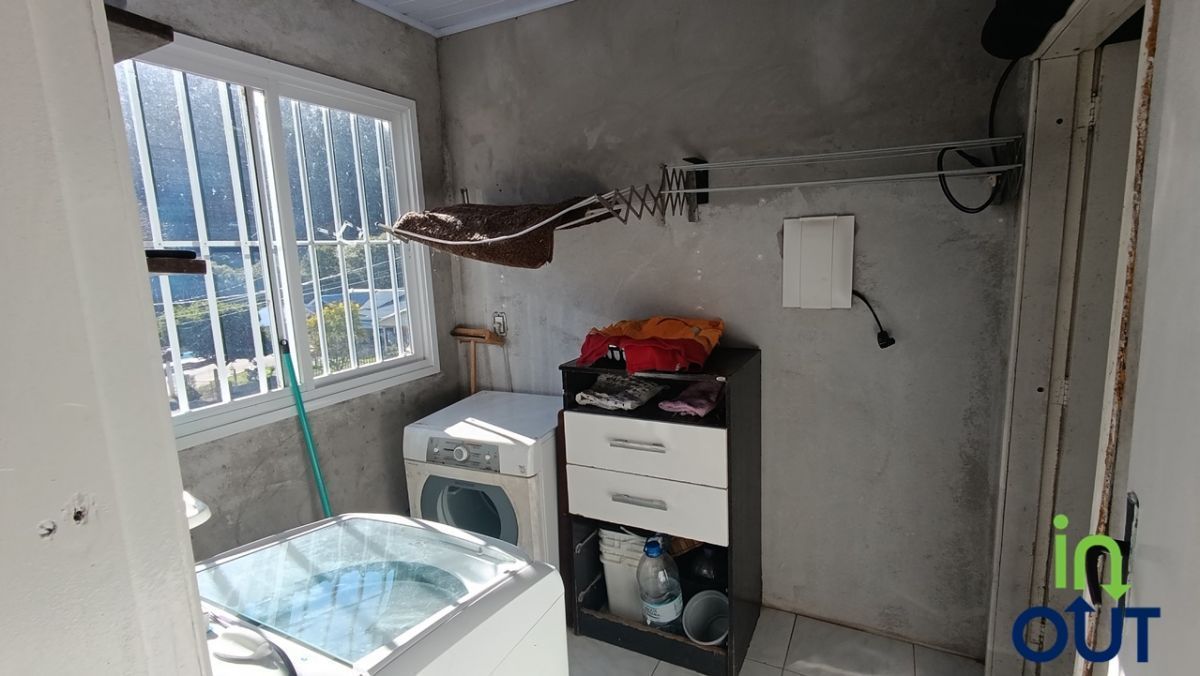 Casa Semi-Mobiliada com Pátio Fechado na Linha Ávila em Gramado