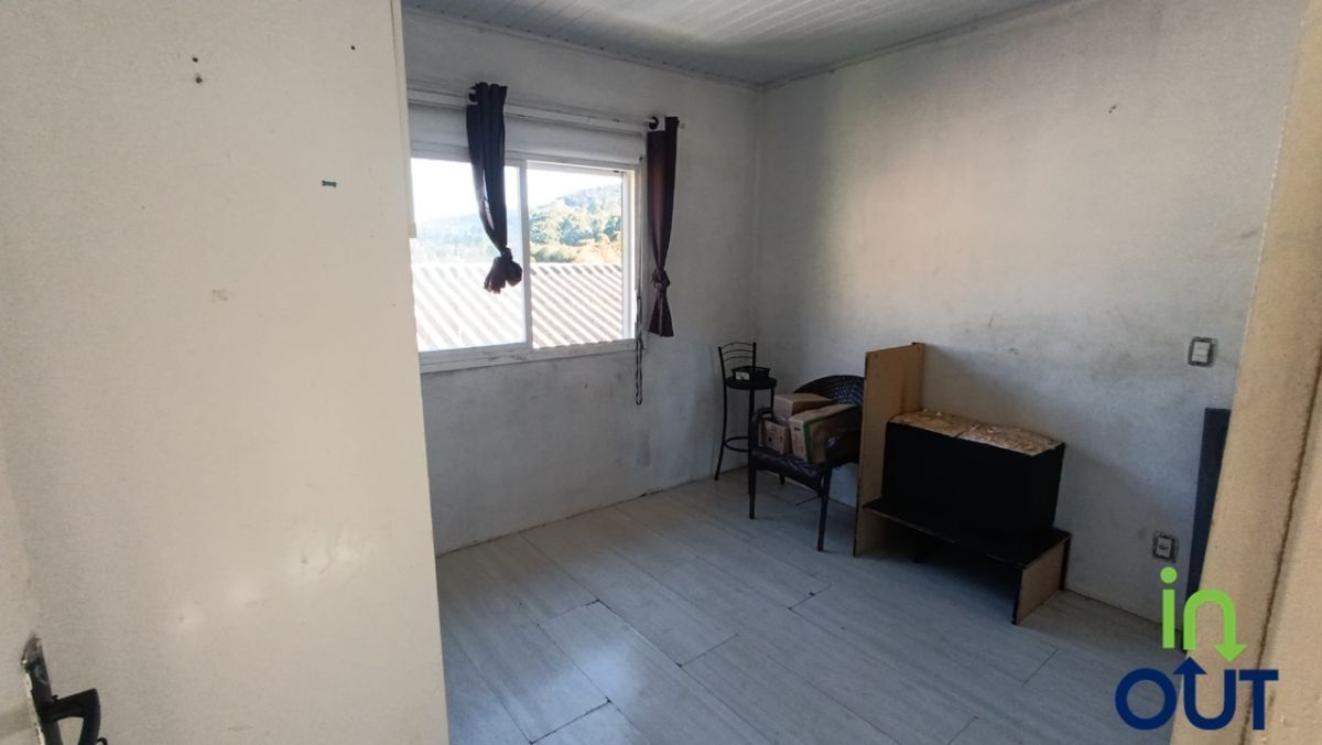 Casa Semi-Mobiliada com Pátio Fechado na Linha Ávila em Gramado