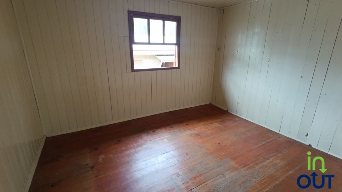 Casa de madeira com 2 quartos no bairro Moura