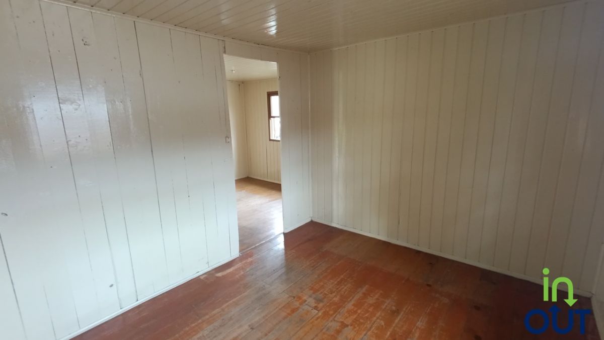 Casa de madeira com 2 quartos no bairro Moura