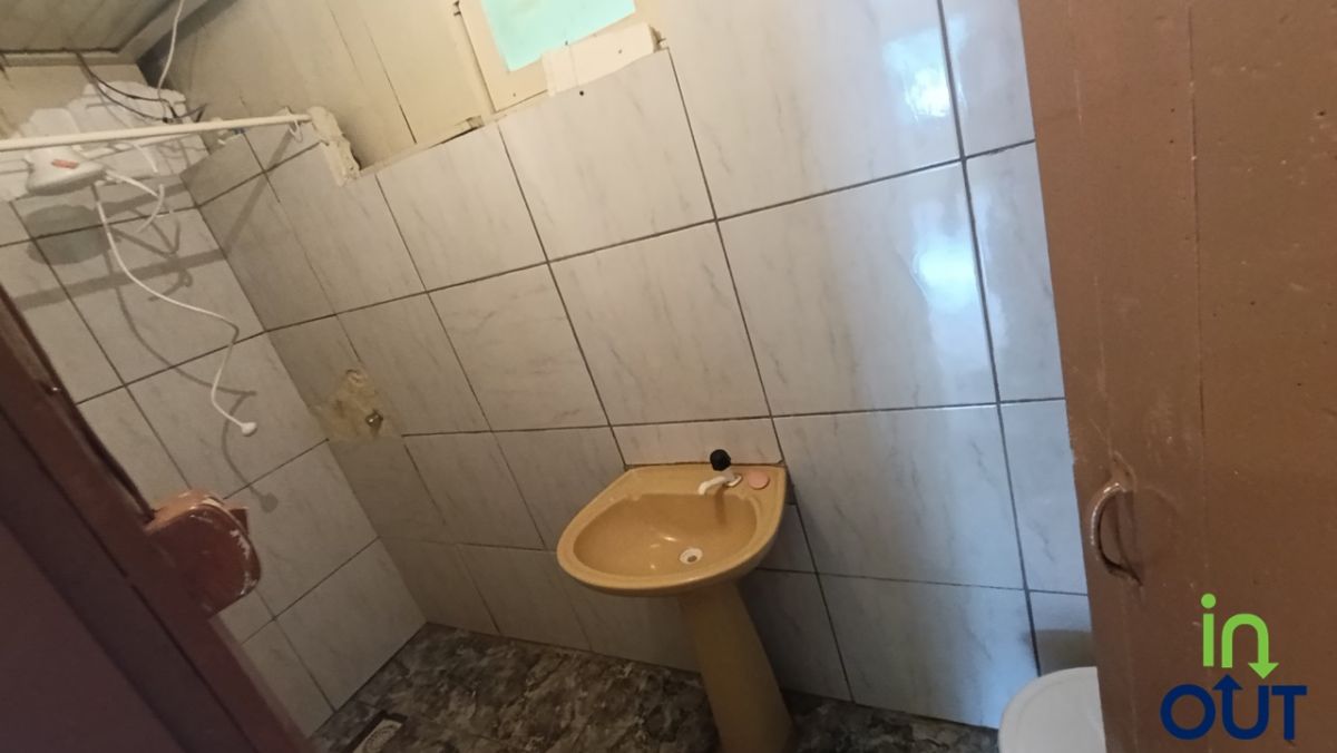 Casa de madeira com 2 quartos no bairro Moura