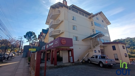 Apartamento com 2 dormitórios ao lado do Fórum, no centro de Gramado