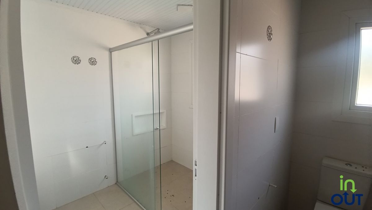 Excelente casa 3 quartos semi mobiliada no interior de Gramado