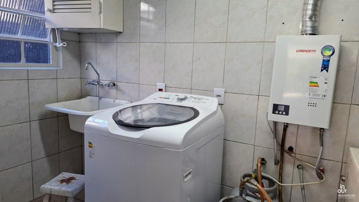 Excelente casa semi mobiliada com 3 quartos