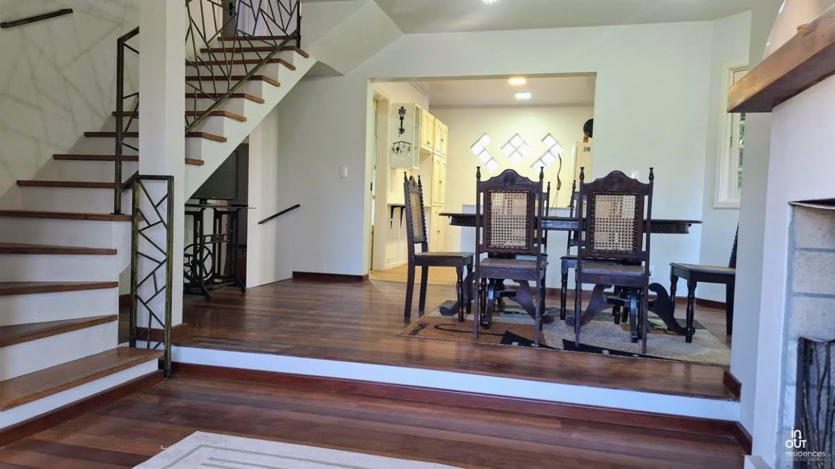 Excelente casa semi mobiliada com 3 quartos