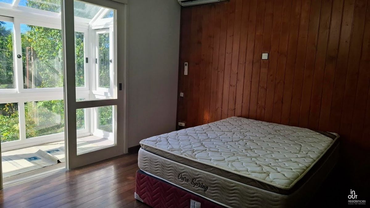 Excelente casa semi mobiliada com 3 quartos