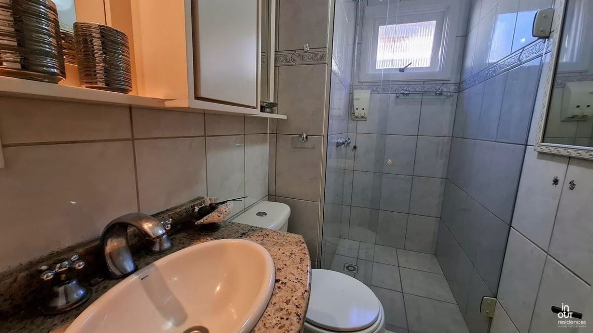 Excelente casa semi mobiliada com 3 quartos