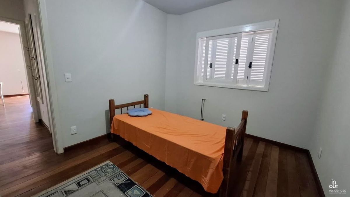 Excelente casa semi mobiliada com 3 quartos