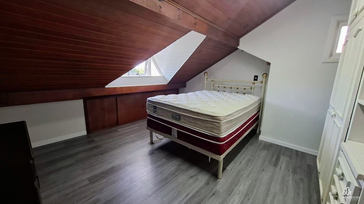 Excelente casa semi mobiliada com 3 quartos