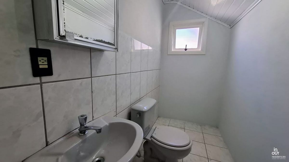 Excelente casa semi mobiliada com 3 quartos