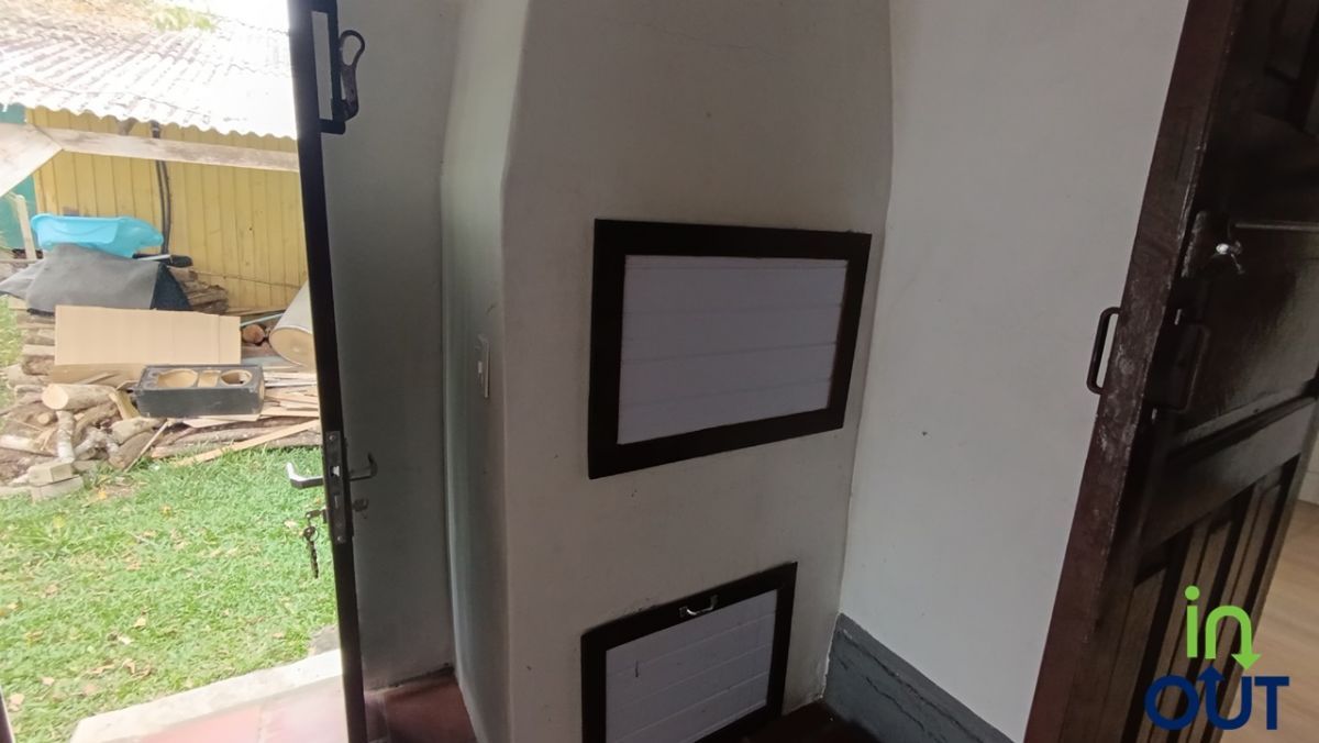 Casa com pátio cercado e 3 dormitórios