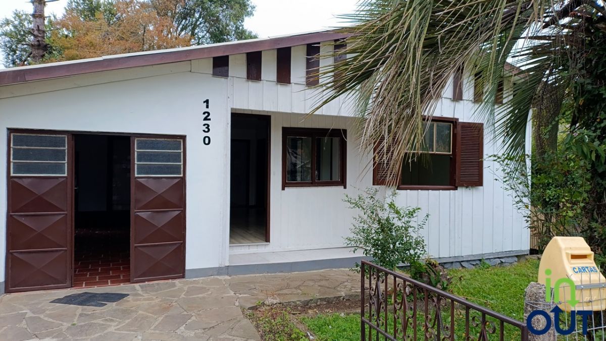 Casa com pátio cercado e 3 dormitórios