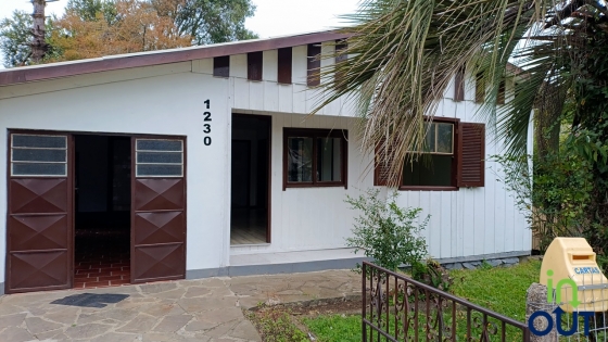 Casa com pátio cercado e 3 dormitórios