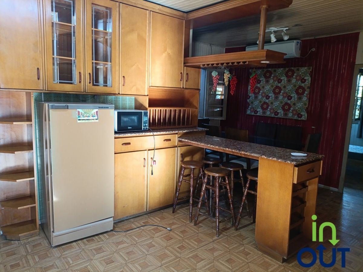 Casa semi mobiliada espaçosa com 4 quartos, no bairro Piratini em Gramado