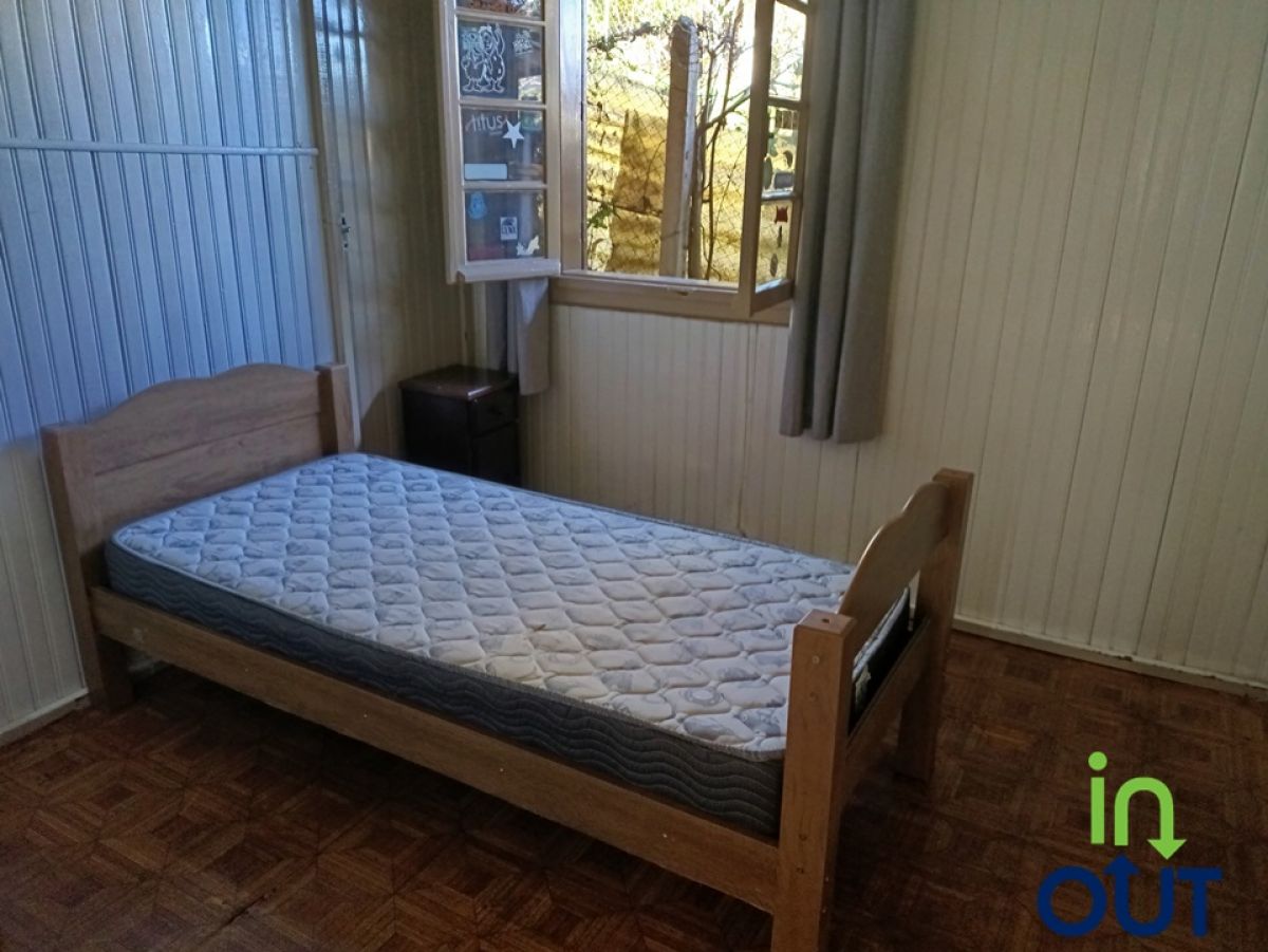 Casa semi mobiliada espaçosa com 4 quartos, no bairro Piratini em Gramado