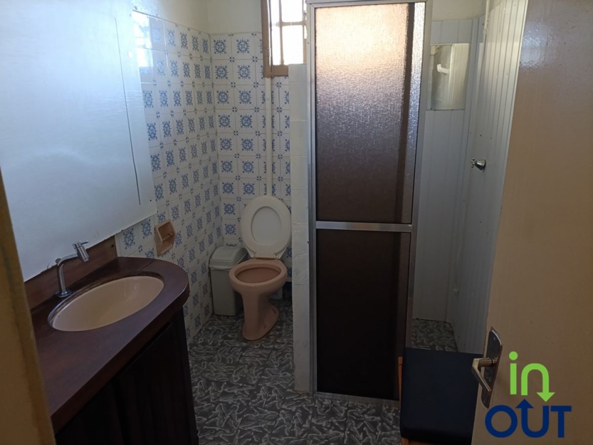 Casa semi mobiliada espaçosa com 4 quartos, no bairro Piratini em Gramado
