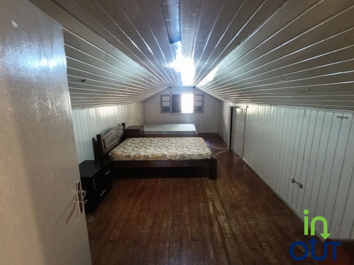 Casa semi mobiliada espaçosa com 4 quartos, no bairro Piratini em Gramado