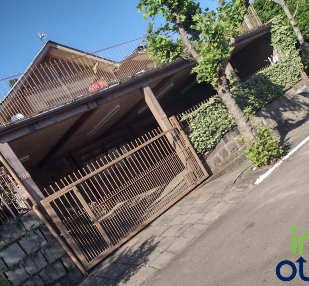 Casa semi mobiliada espaçosa com 4 quartos, no bairro Piratini em Gramado