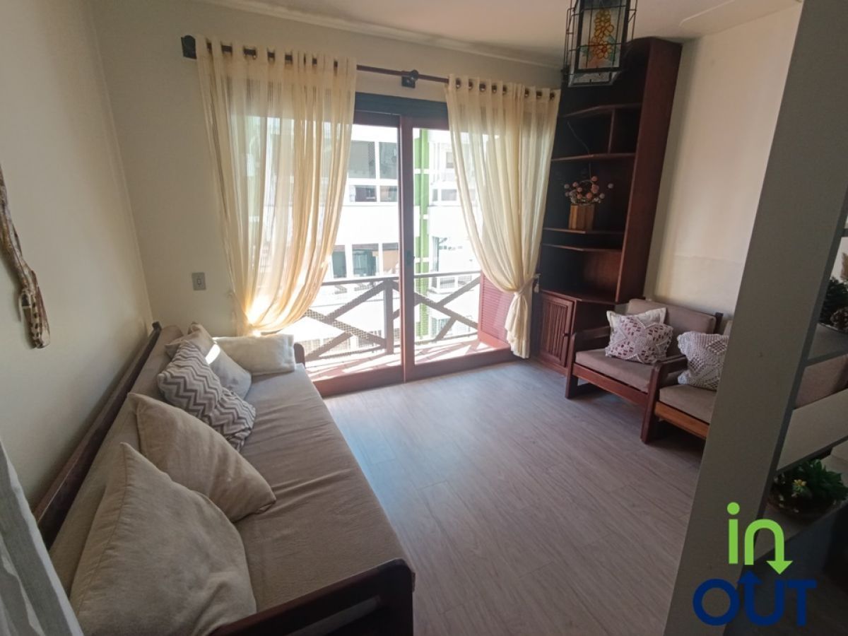 Apartamento espaçoso de 1 dormitório, na Avenida Borges de Medeiros