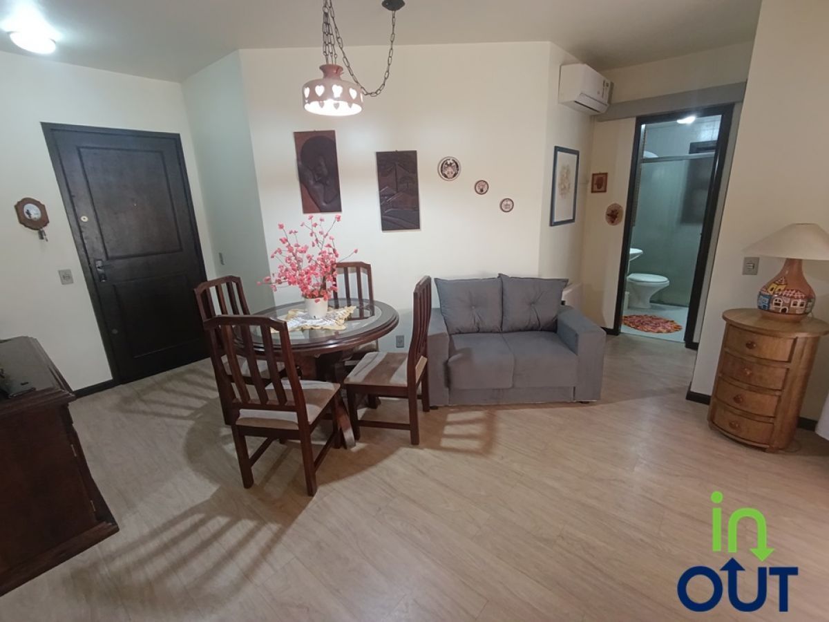 Apartamento espaçoso de 1 dormitório, na Avenida Borges de Medeiros