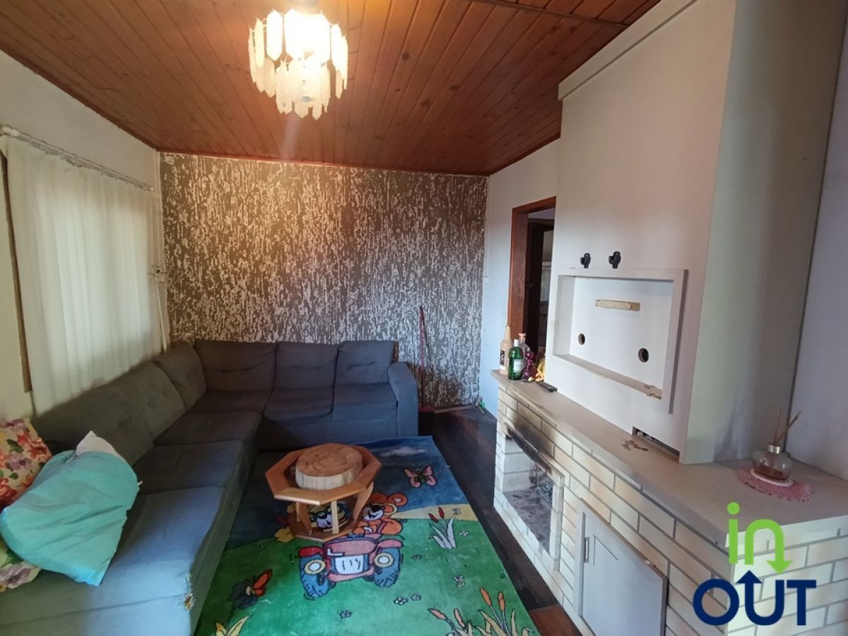 Casa mobiliada com 2 quartos e pátio fechado em Gramado