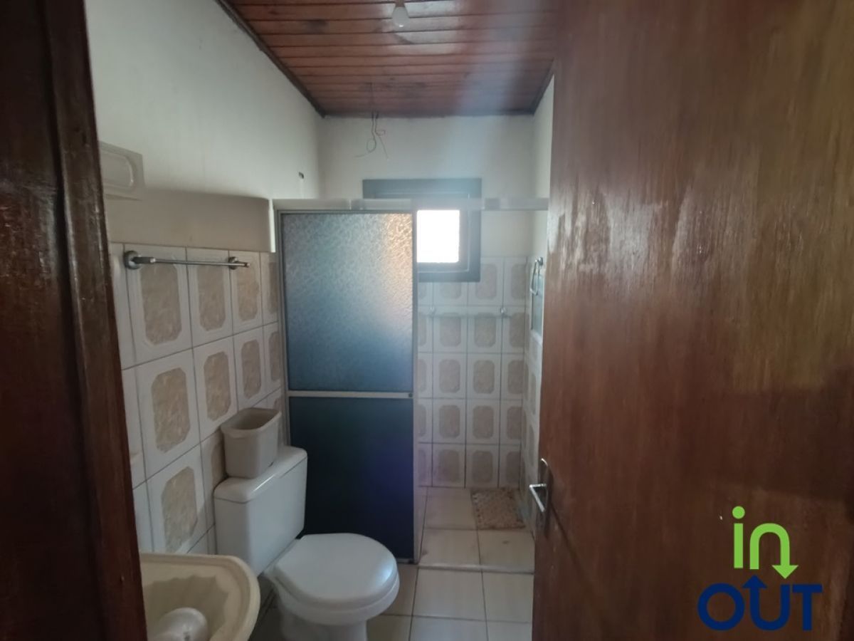 Casa mobiliada com 2 quartos e pátio fechado em Gramado