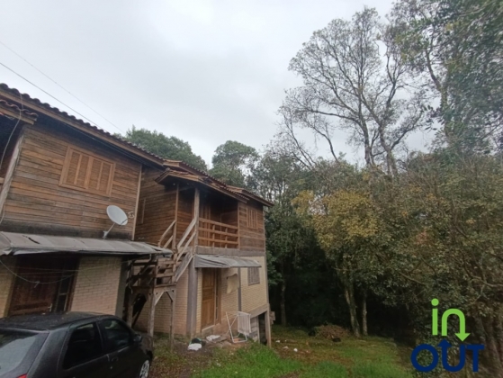 Casa Semi Mobiliada no Bairro Carniel: Localização Privilegiada