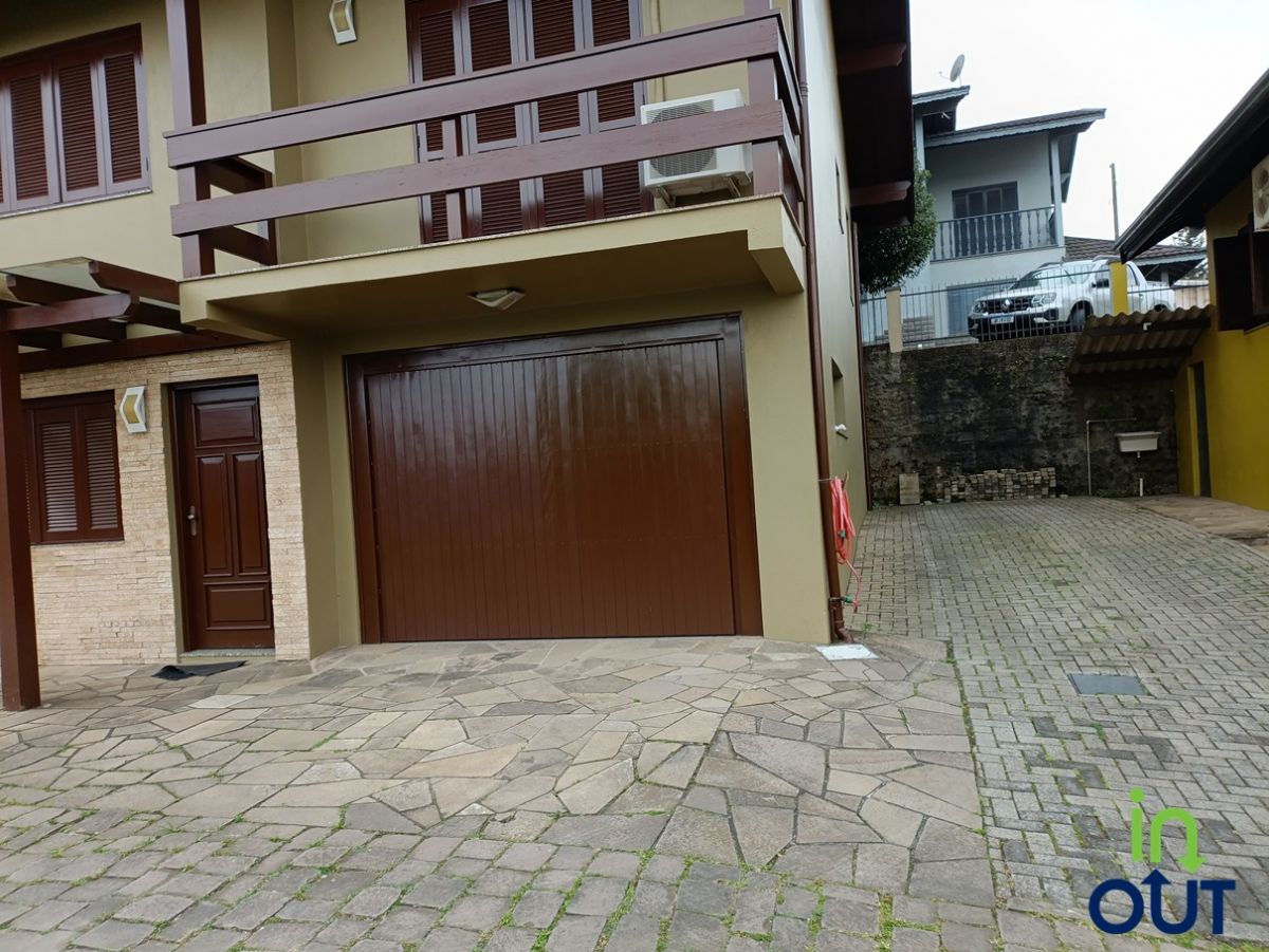 Linda casa com 3 quartos e mobiliada