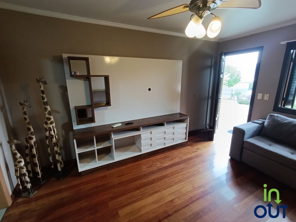Linda casa com 3 quartos e mobiliada
