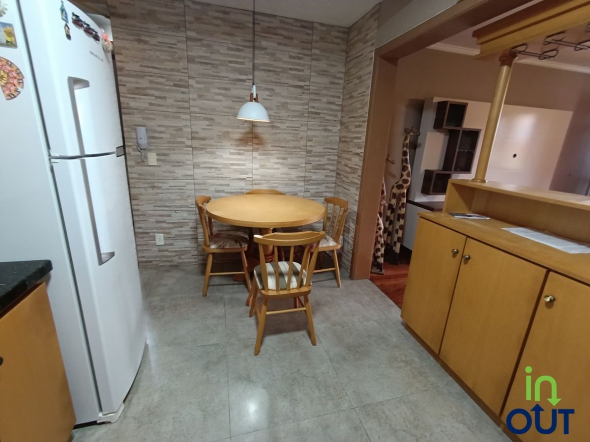 Linda casa com 3 quartos e mobiliada