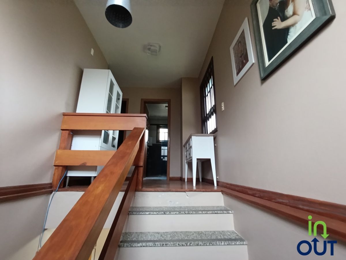 Linda casa com 3 quartos e mobiliada