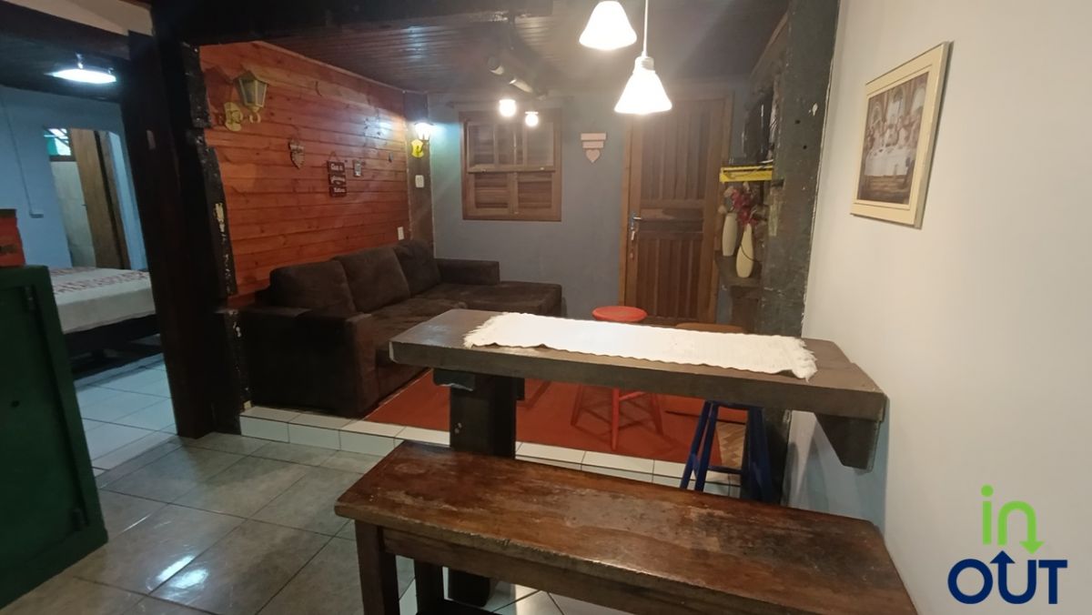 Casa mobiliada com 2 quartos no bairro Várzea Grande