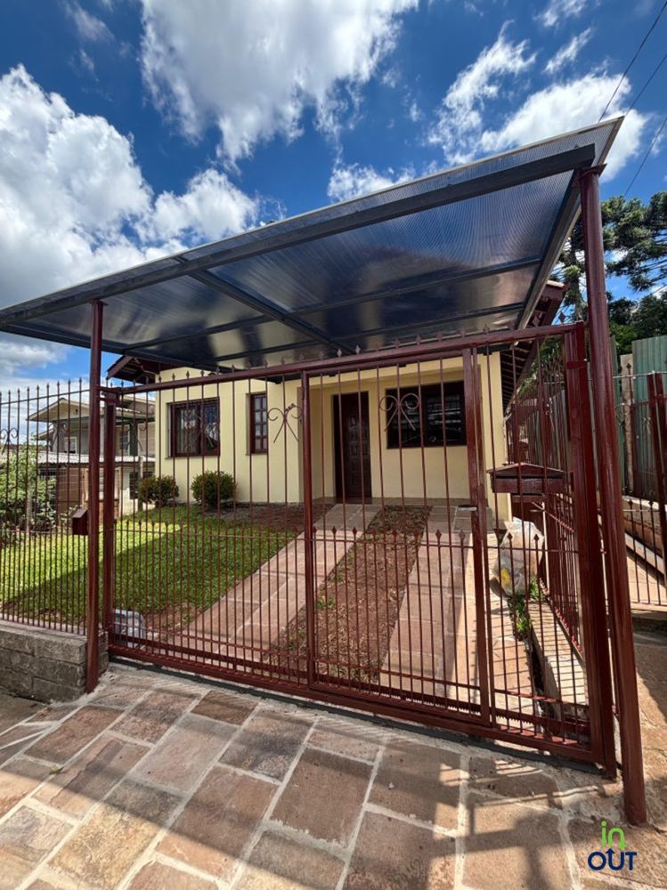 Casa mobiliada com 3 dormitórios no bairro Piratini