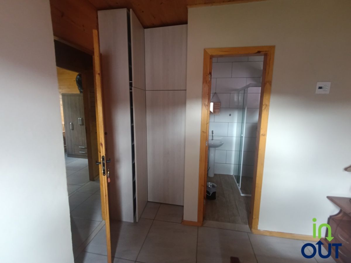 Casa semi mobiliada com 3 quartos no bairro Várzea Grande