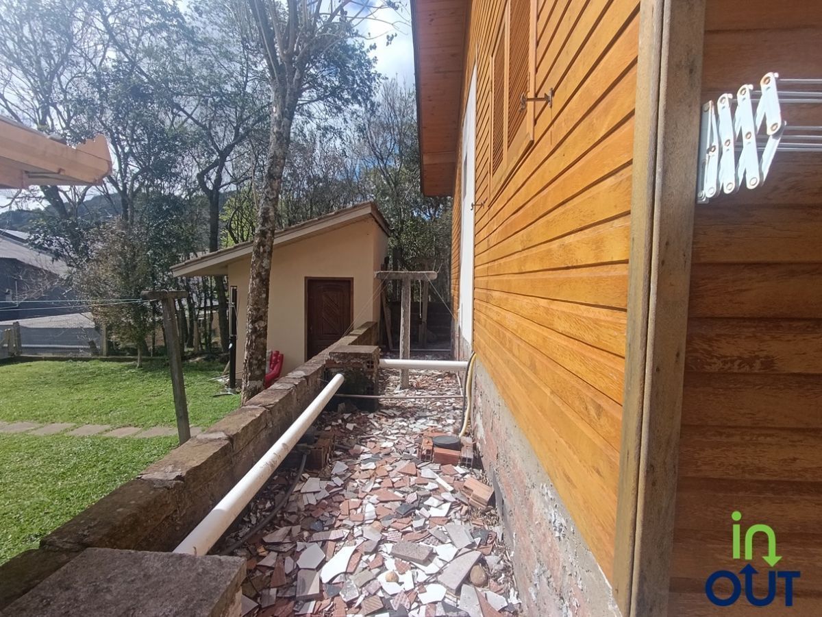 Casa semi mobiliada com 3 quartos no bairro Várzea Grande