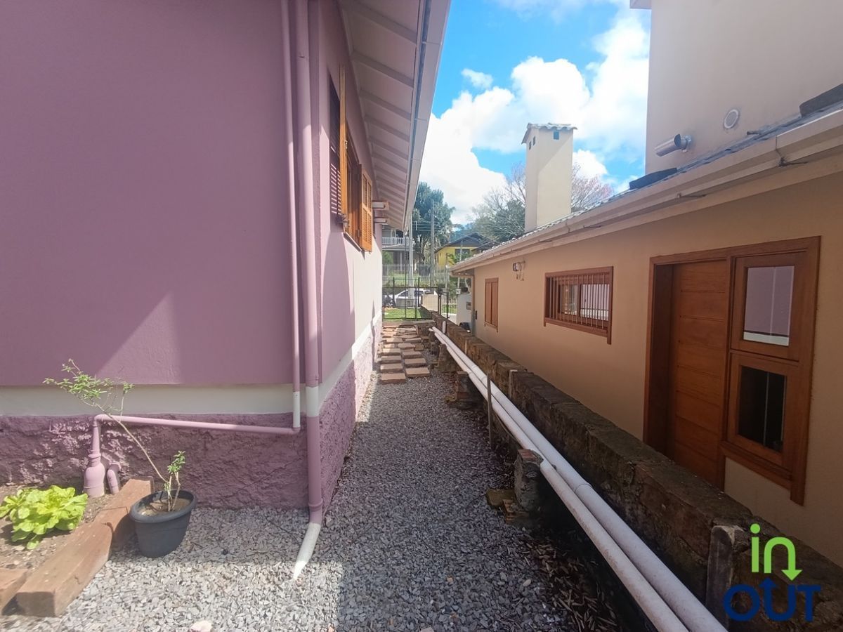 Casa semi mobiliada com 3 quartos no bairro Várzea Grande