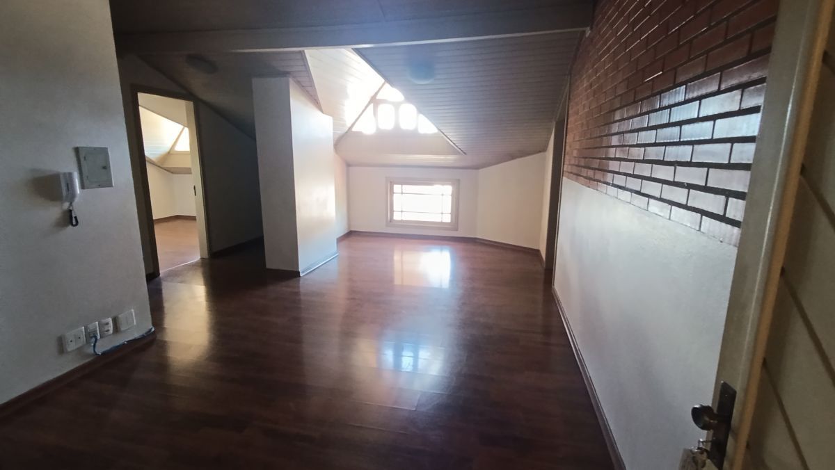 Apartamento com 2 dormitórios no centro de Gramado