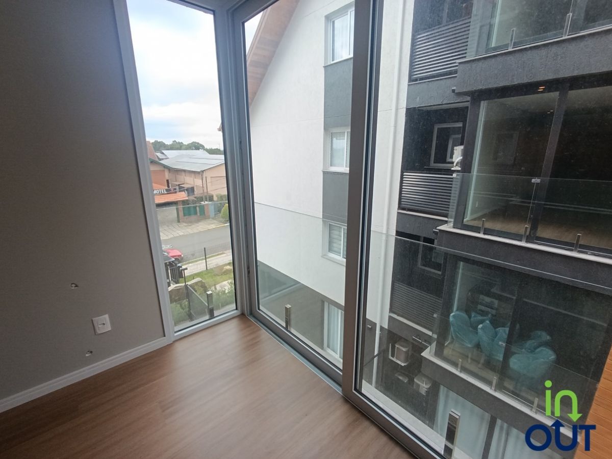 Apartamento semi-mobiliado novo no bairro Carniel