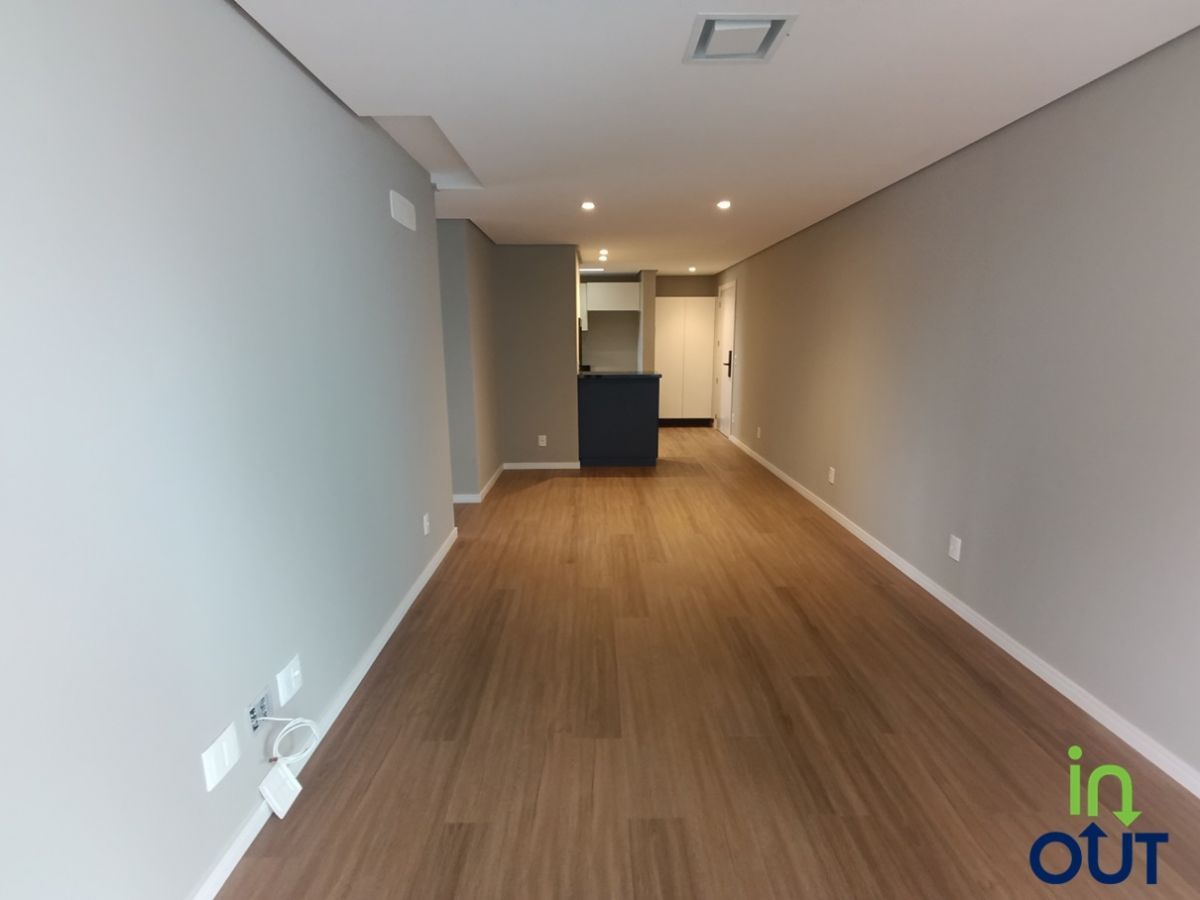Apartamento semi-mobiliado novo no bairro Carniel