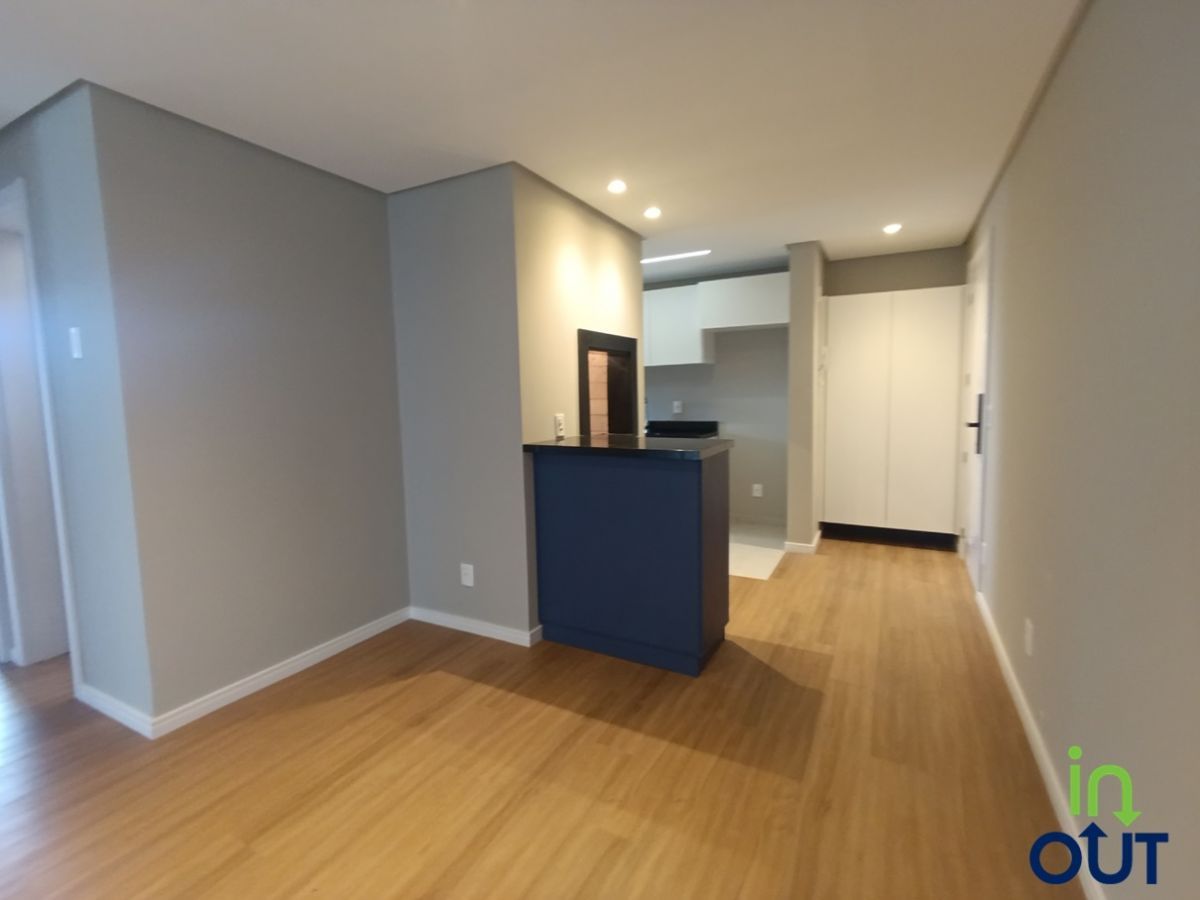 Apartamento semi-mobiliado novo no bairro Carniel