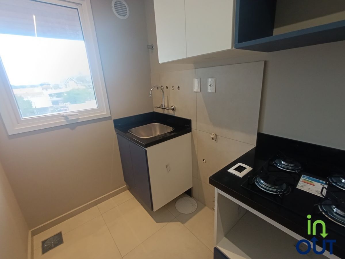 Apartamento semi-mobiliado novo no bairro Carniel