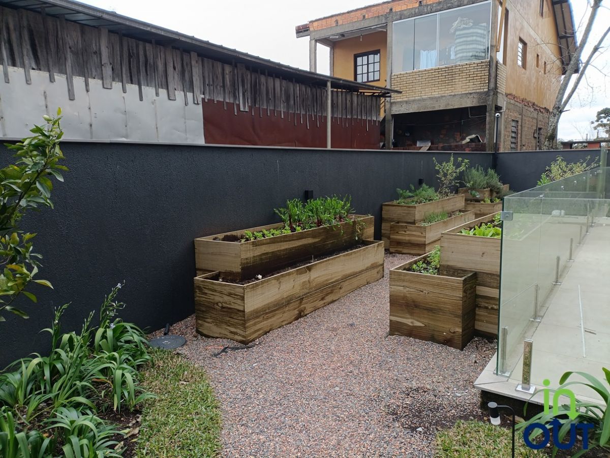 Apartamento semi-mobiliado novo no bairro Carniel